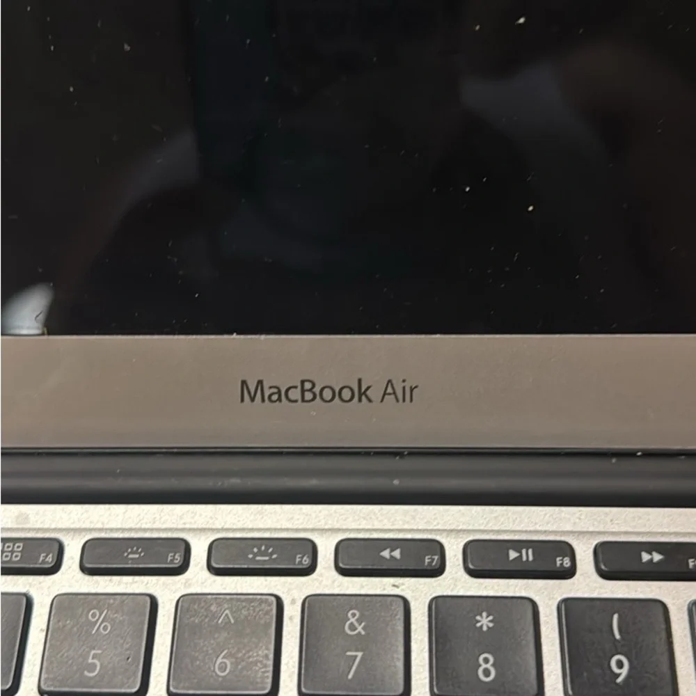 Apple MacBook Air - Sleek Gray